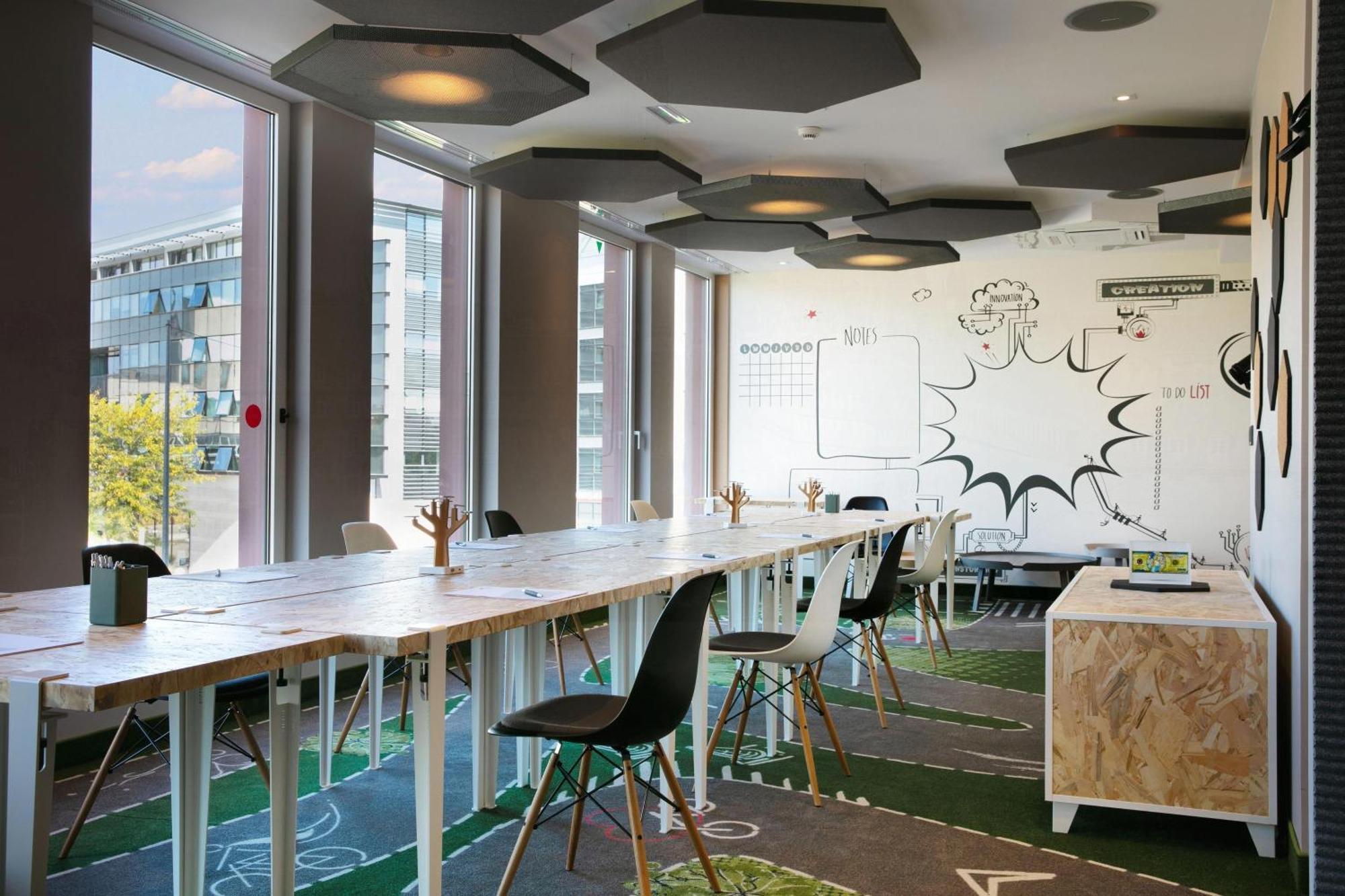 Hotel Aloft Etoile 4*